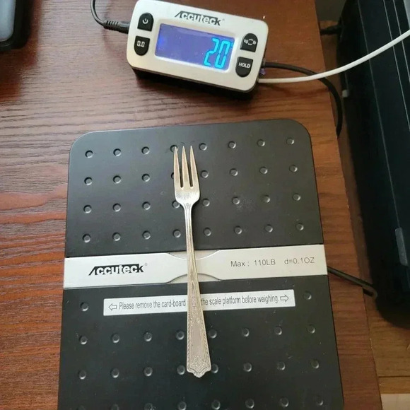 Rogers & Bro A1 Relish Fork Olive Vintage Silverplate 20g 5 1/2" - Picture 4 of 4